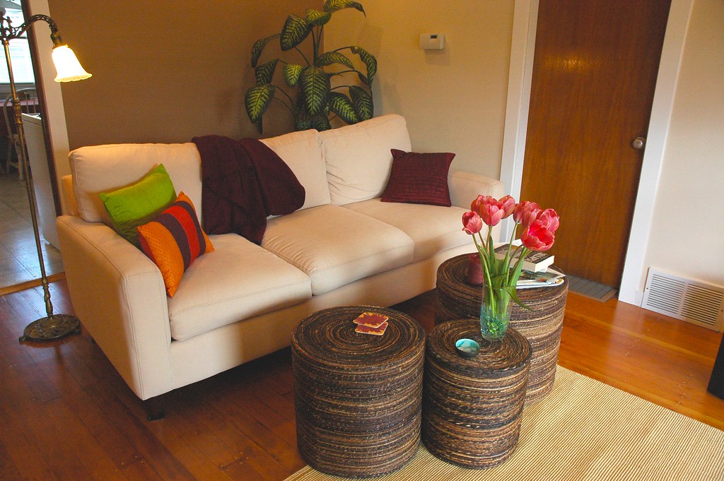 Interior luminoso de apartamento residencial